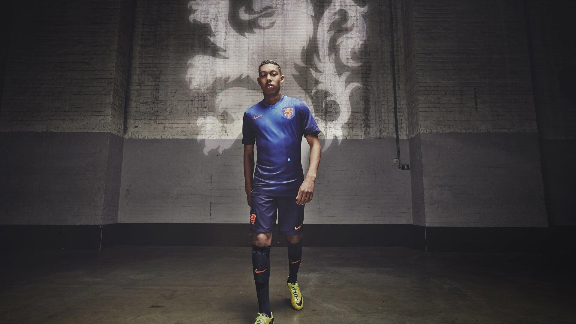 足彩网公司：蓝黑风暴席卷亚平宁！小炮APP独家数据揭秘，国米近6轮狂轰10球仅失3球，攻防一体剑指冠军